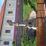 Hrochův Týnec – revitalizace prostranství pod farou kolem sochy sv. Jana